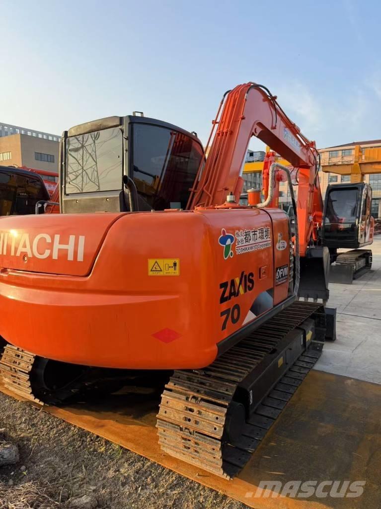 Hitachi Zaxis 70 حفارات زحافة