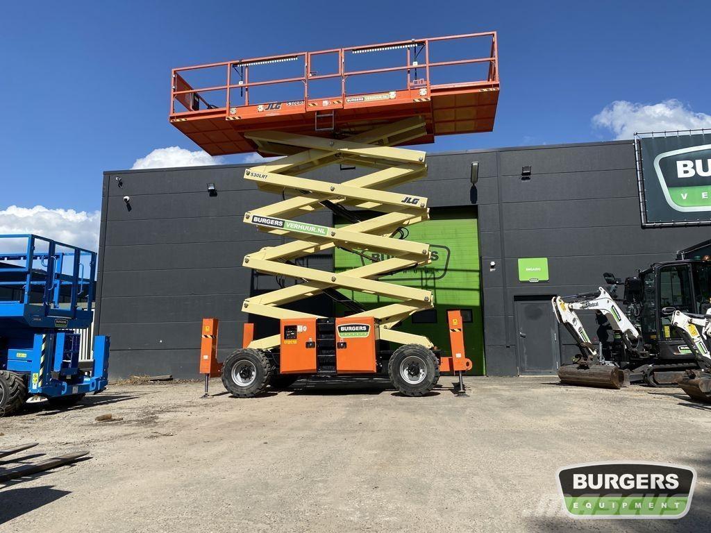 JLG 530LRT رافعات مقصية الشكل