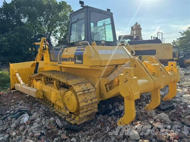 Komatsu D 85 EX بلدوزرات مجنزرة