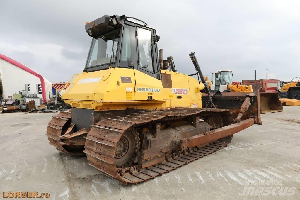 New Holland D 180 بلدوزرات مجنزرة