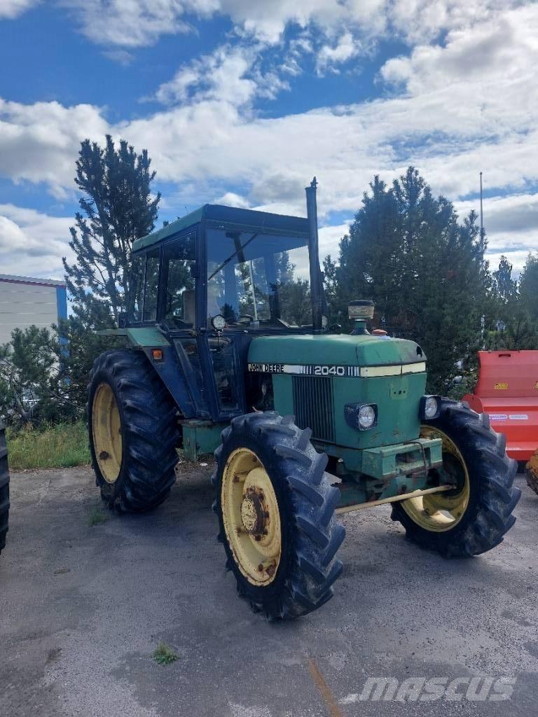 John Deere 2040 الجرارات