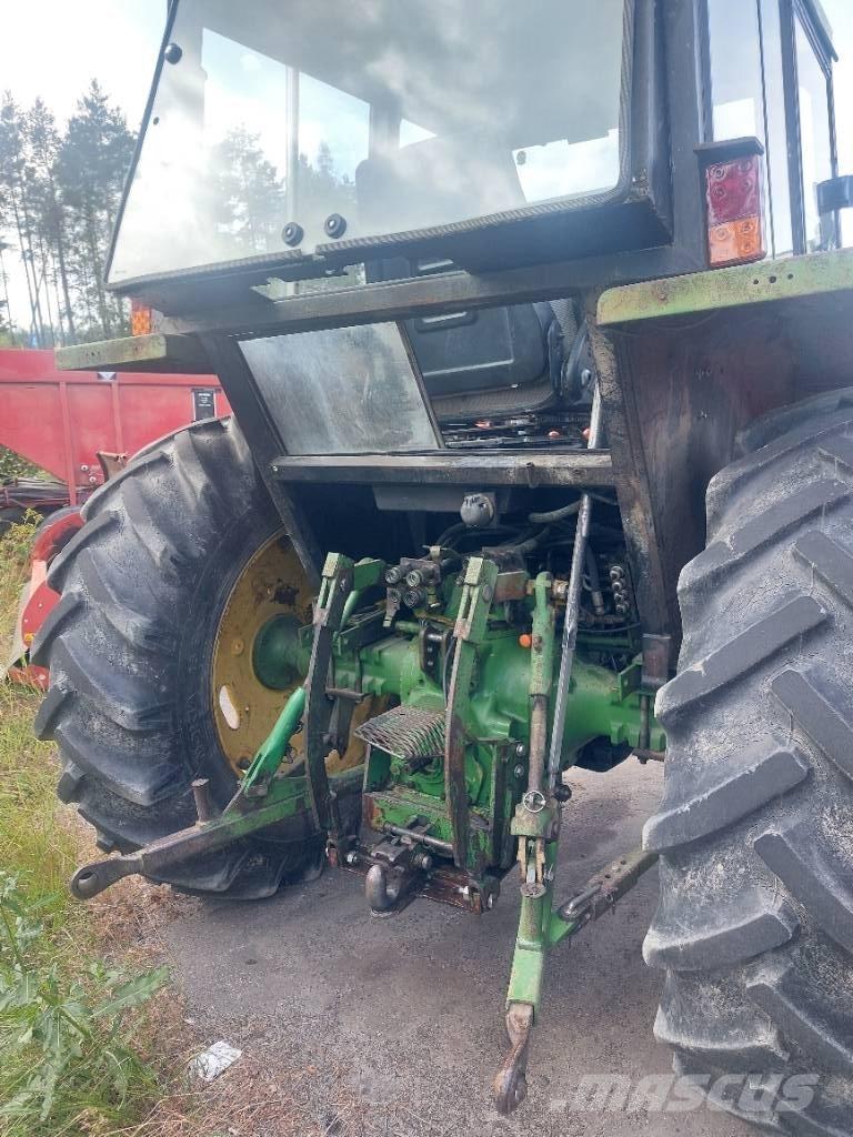 John Deere 2040 الجرارات