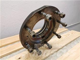 JLG 307 wheel hub الإطارات والعجلات والحافات