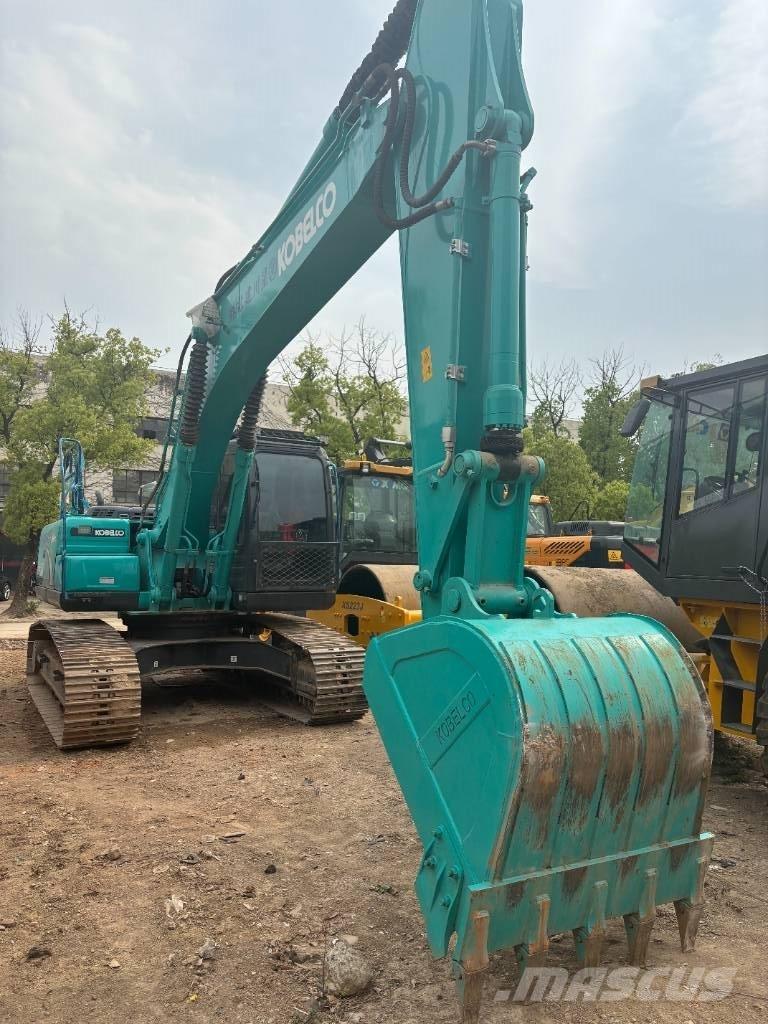 Kobelco SK 210 حفارات زحافة