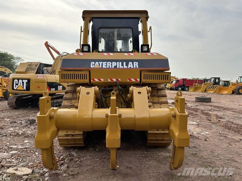 CAT D7R بلدوزرات مجنزرة