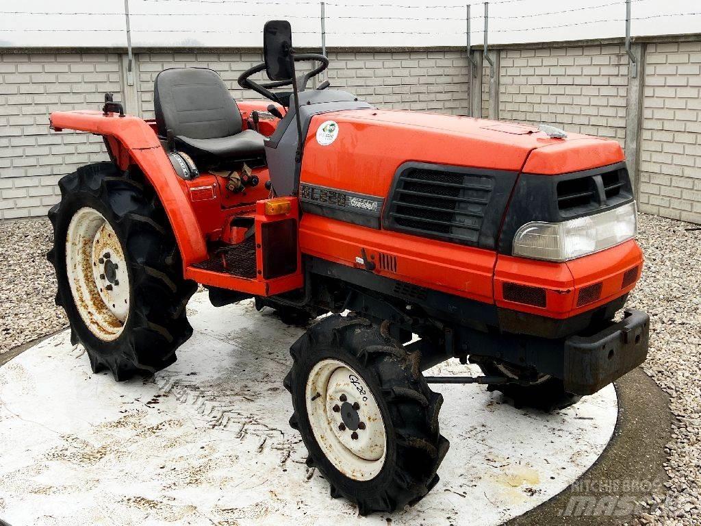 Kubota GL220 الجرارات