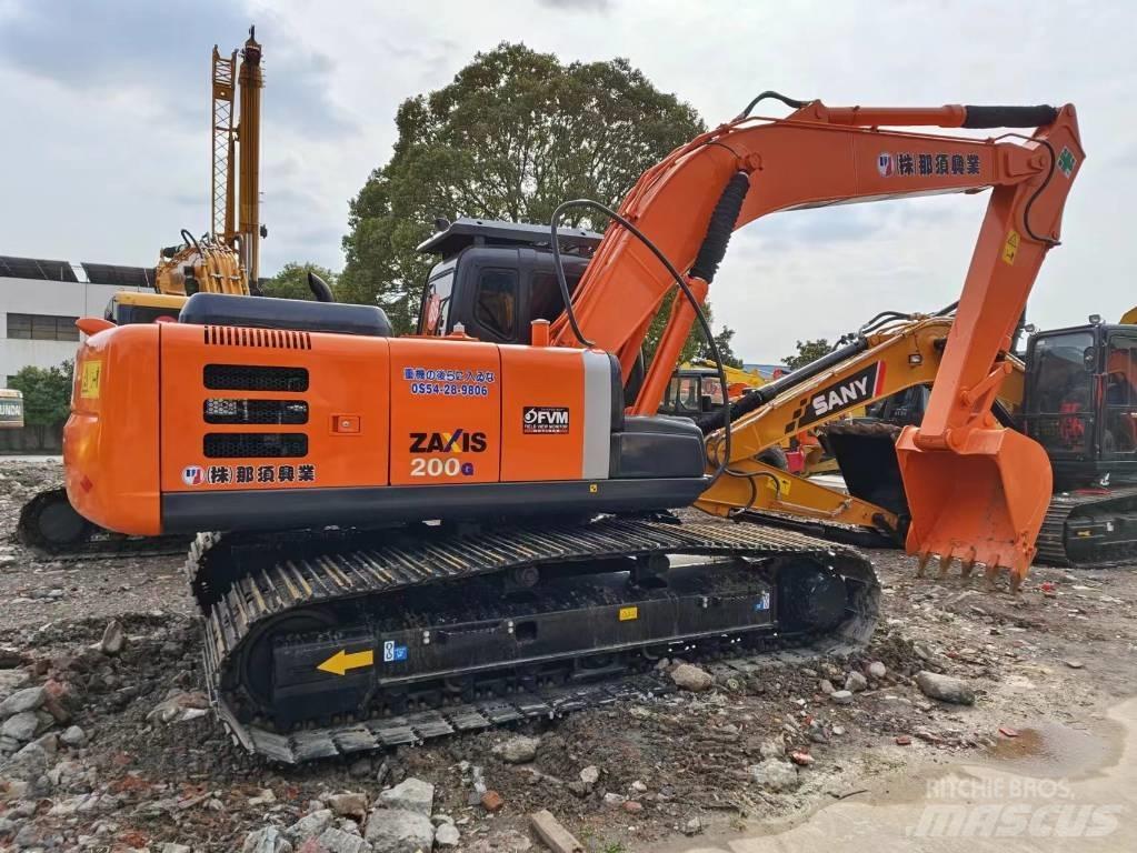 Hitachi ZX 200 حفارات زحافة