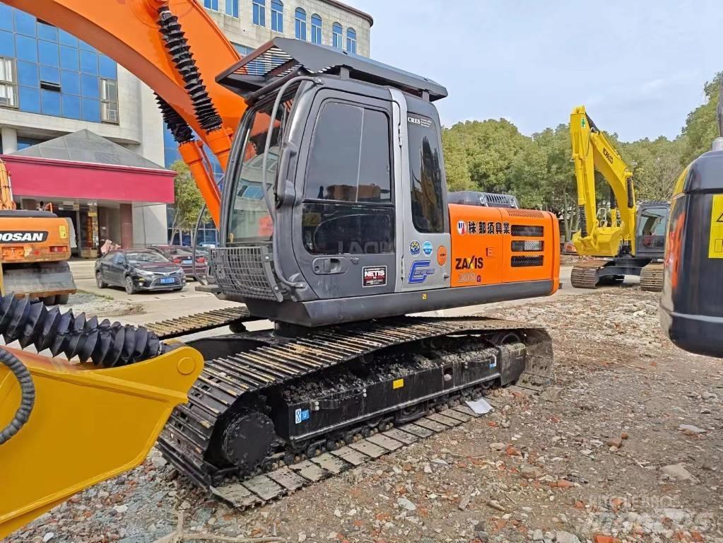 Hitachi ZX 200 حفارات زحافة