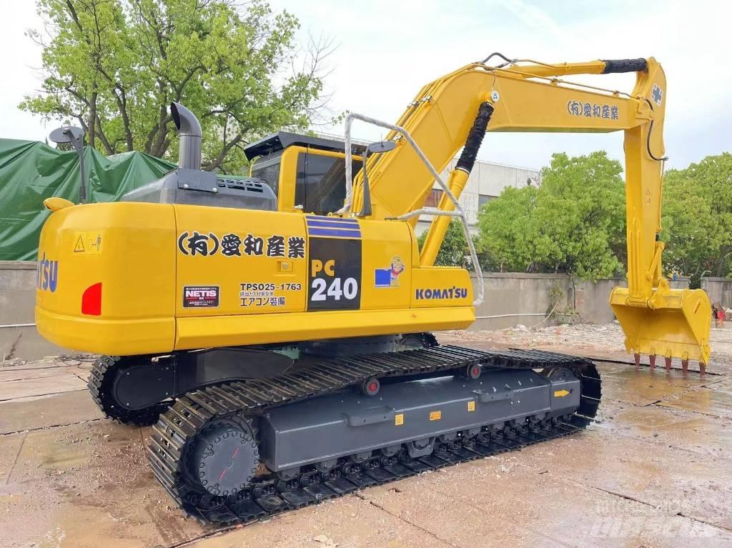 Komatsu PC 240LC-8 حفارات زحافة