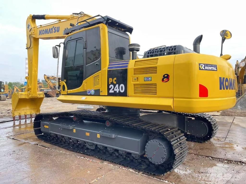 Komatsu PC 240LC-8 حفارات زحافة