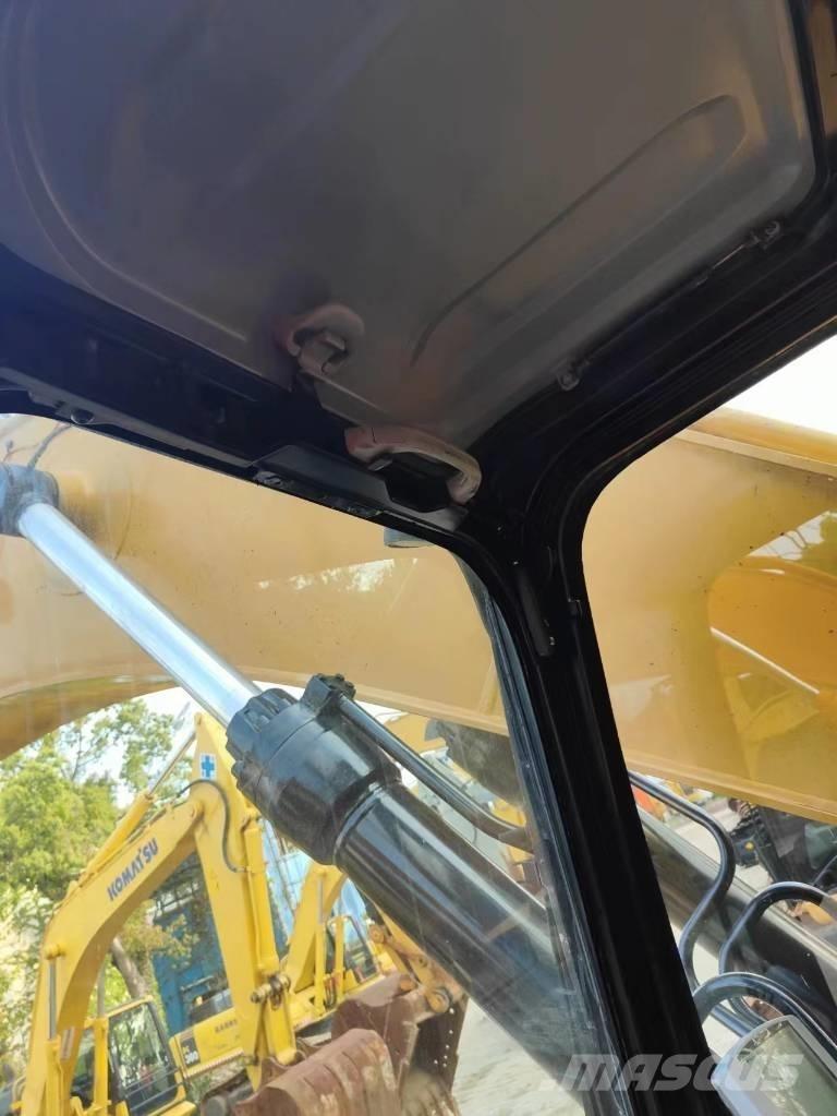 CAT 349 D2 حفارات زحافة