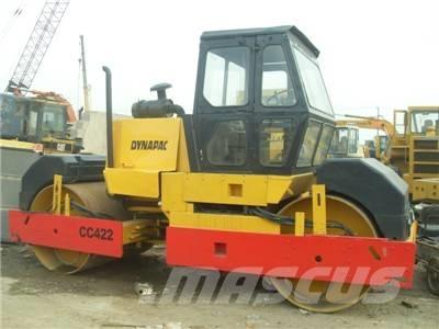Dynapac CC 422 مداحل ثنائية الاسطوانة