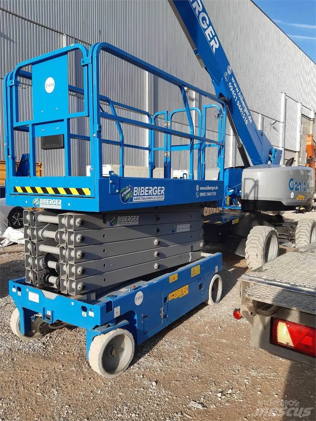 Genie GS 4047 رافعات مقصية الشكل