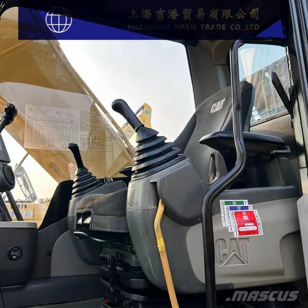 CAT 320 D حفارات زحافة