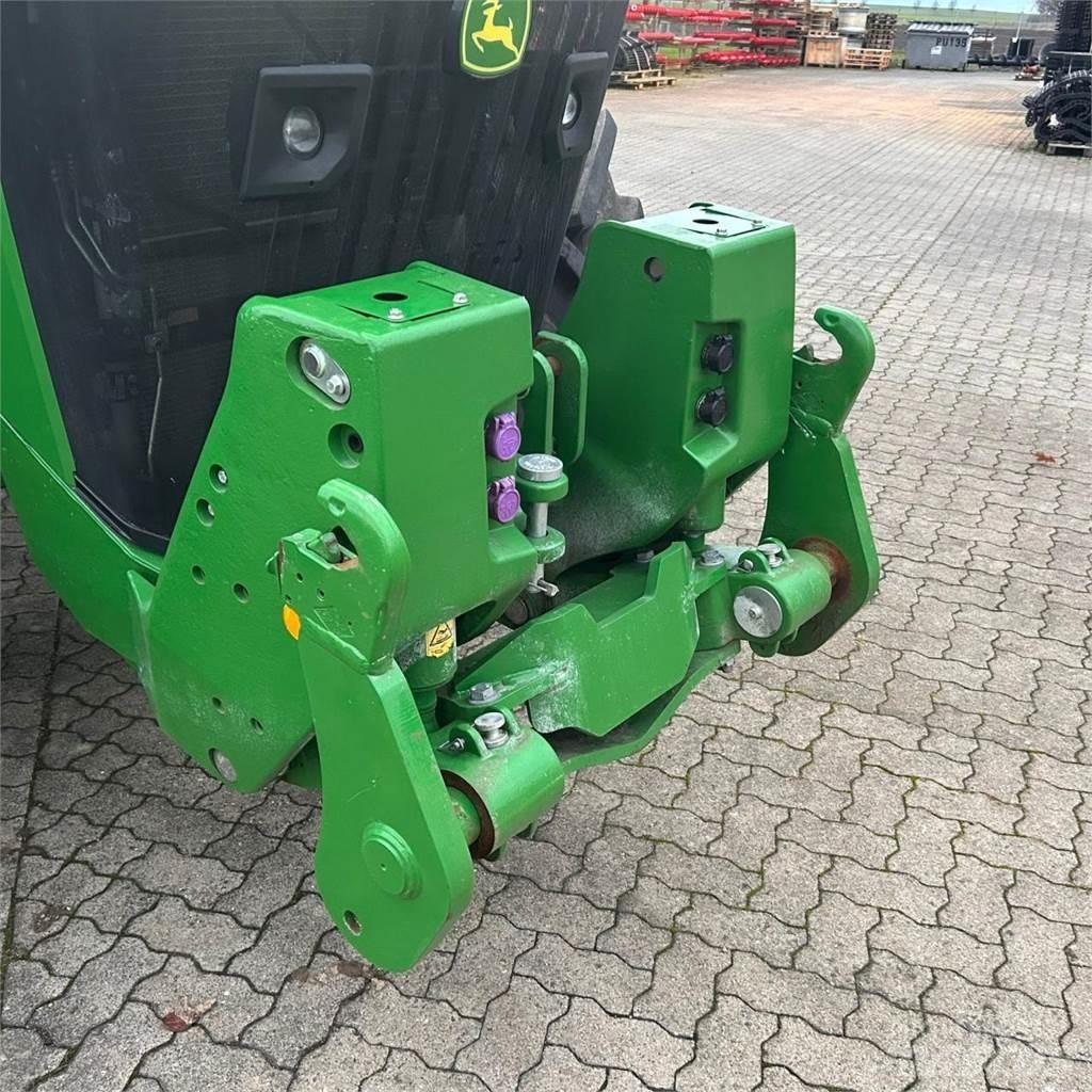 John Deere 8R340 الجرارات