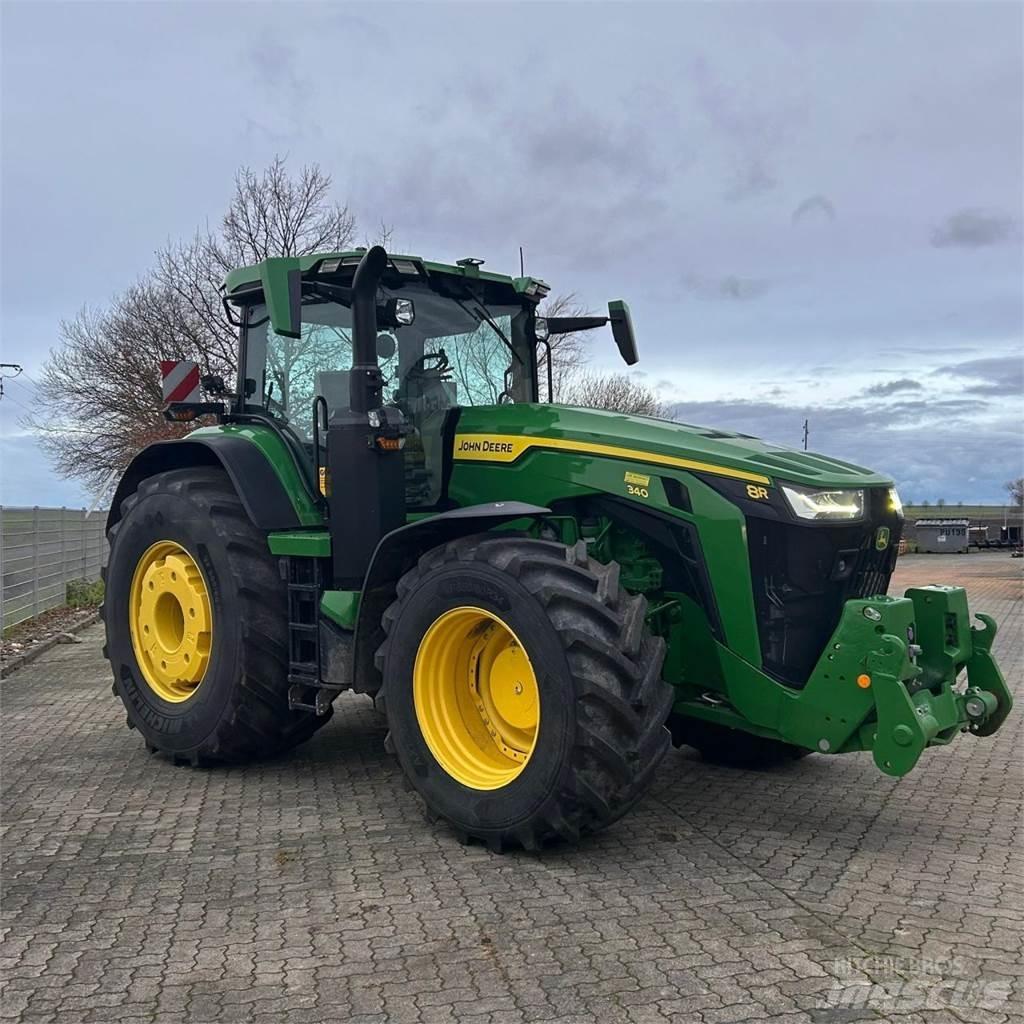 John Deere 8R340 الجرارات