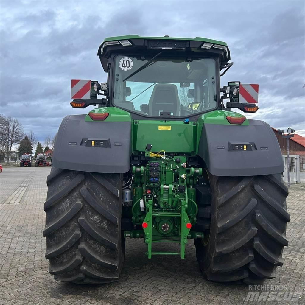 John Deere 8R340 الجرارات