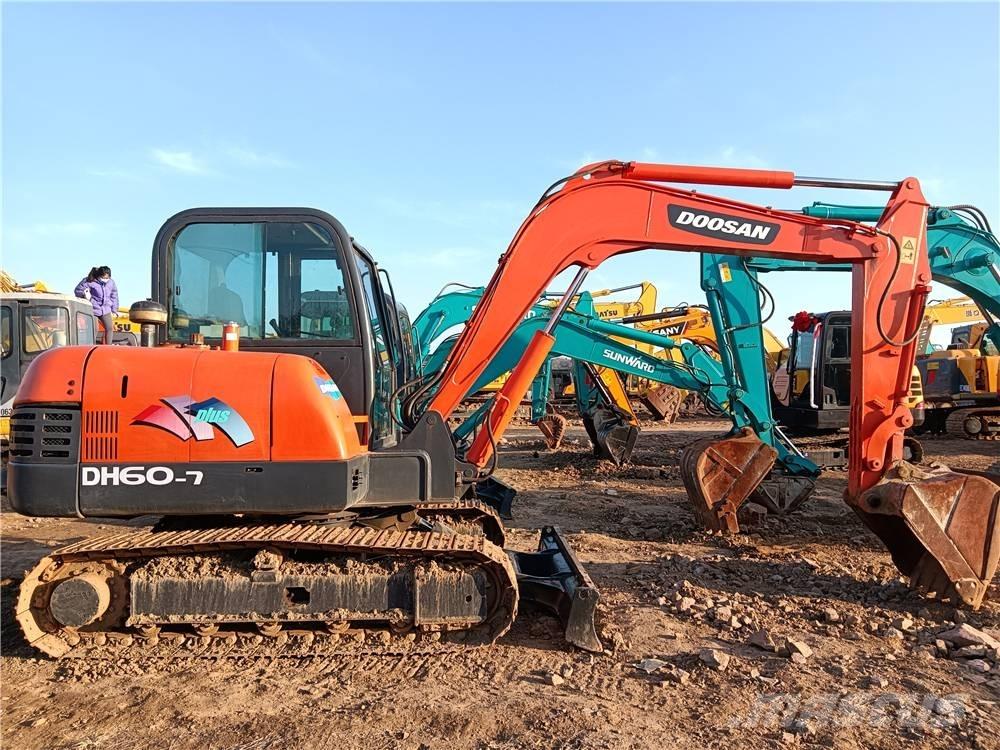 Doosan DH60-7 حفارات صغيرة أقل من 7 طن (حفارات صغيرة)