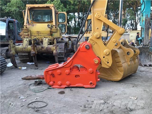 CAT 325 C حفارات زحافة