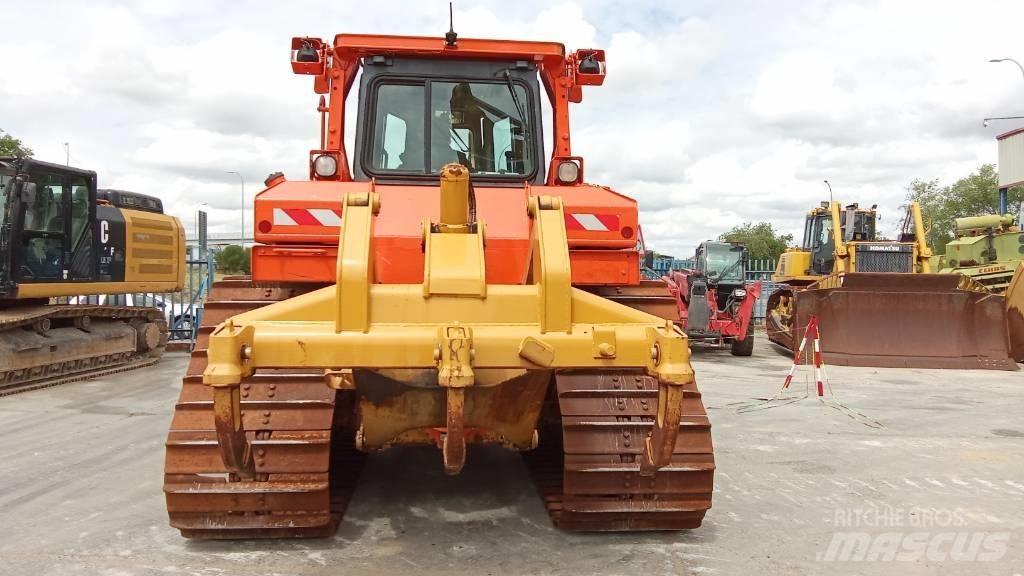 CAT D6T LGP بلدوزرات مجنزرة