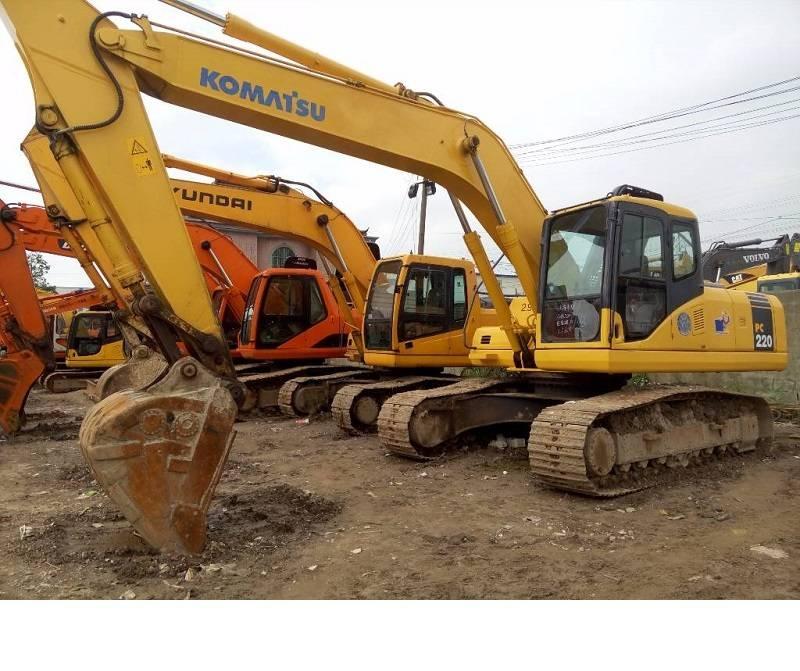 Komatsu pc220-7 حفارات زحافة