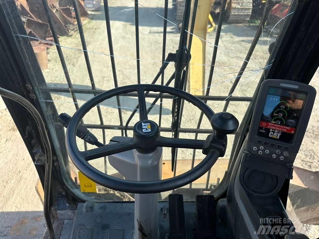 CAT M 318 D MH مناولات المخلفات / مناولات صناعية