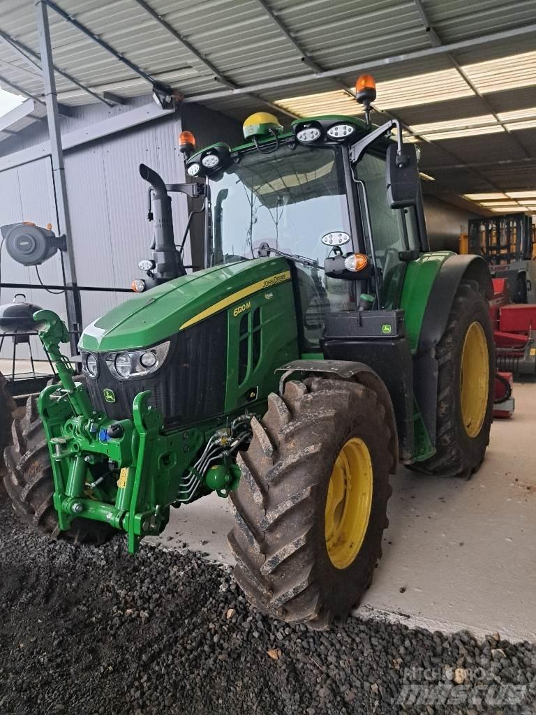 John Deere 6120 M الجرارات