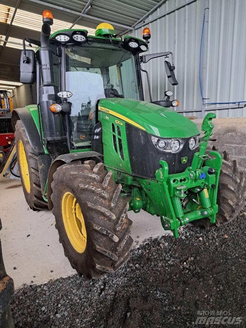 John Deere 6120 M الجرارات