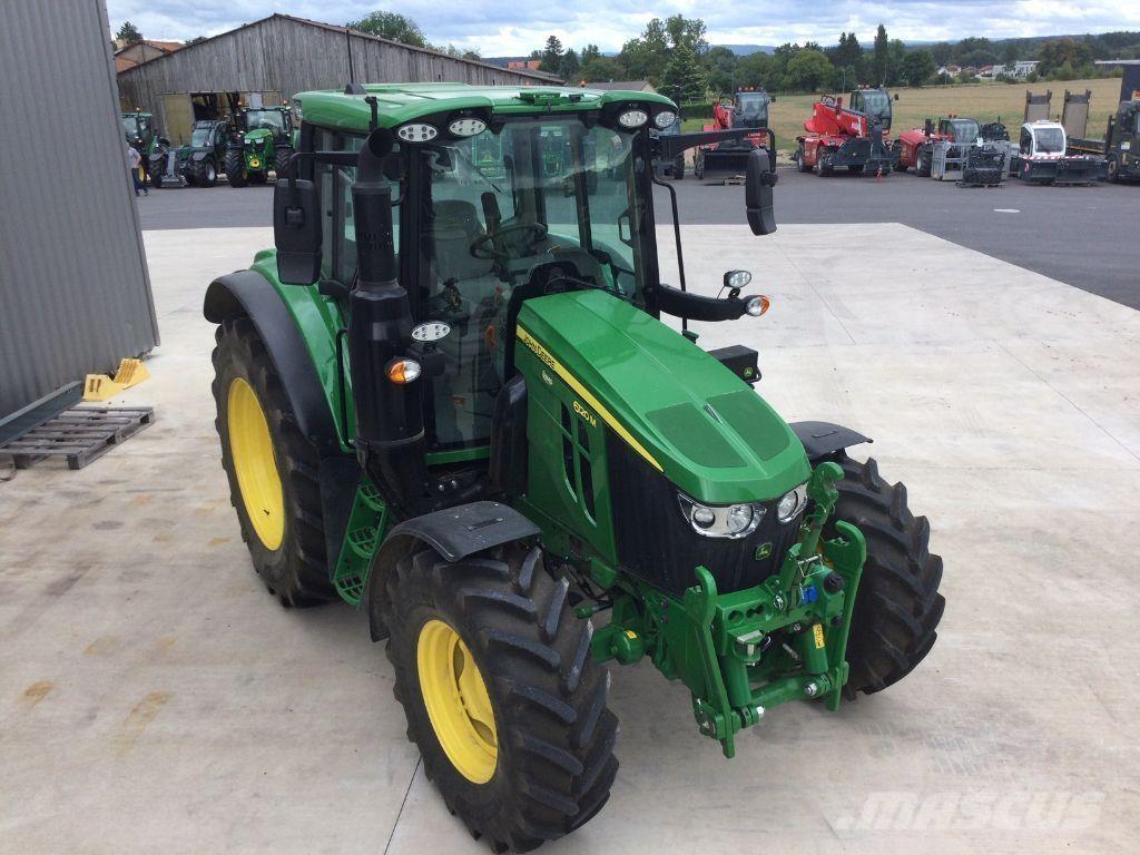 John Deere 6120 M الجرارات