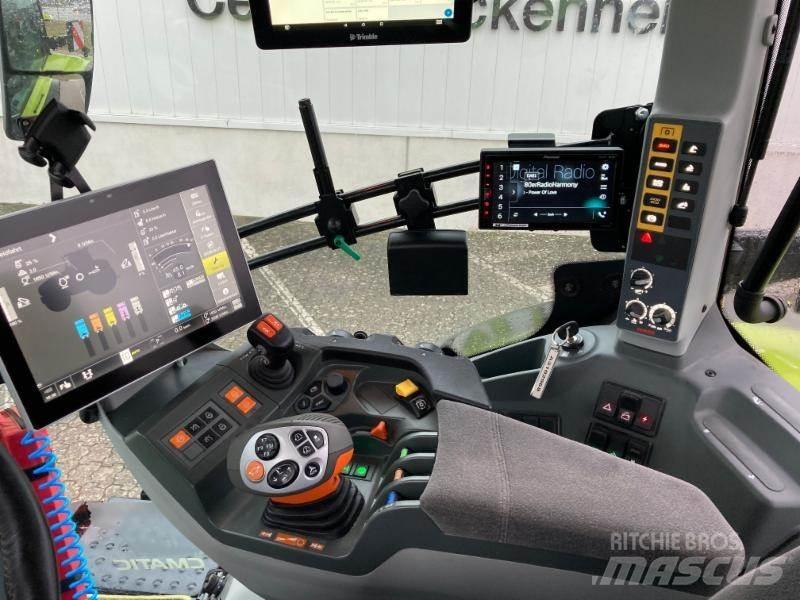 CLAAS AXION 870 الجرارات
