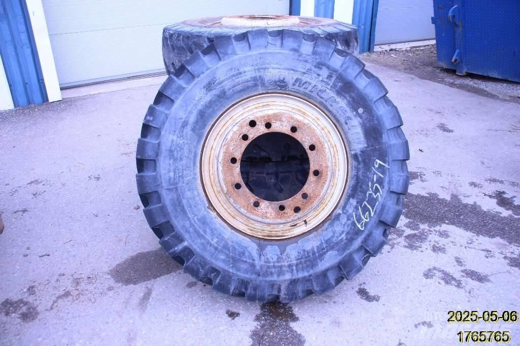 Michelin XMINED2 الإطارات والعجلات والحافات