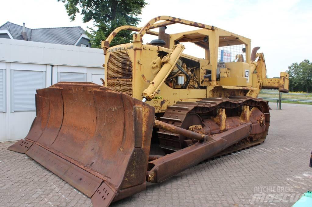 CAT D 9 H بلدوزرات مجنزرة