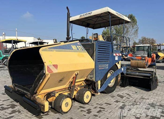 Marini MF 571 معدات السفلتة