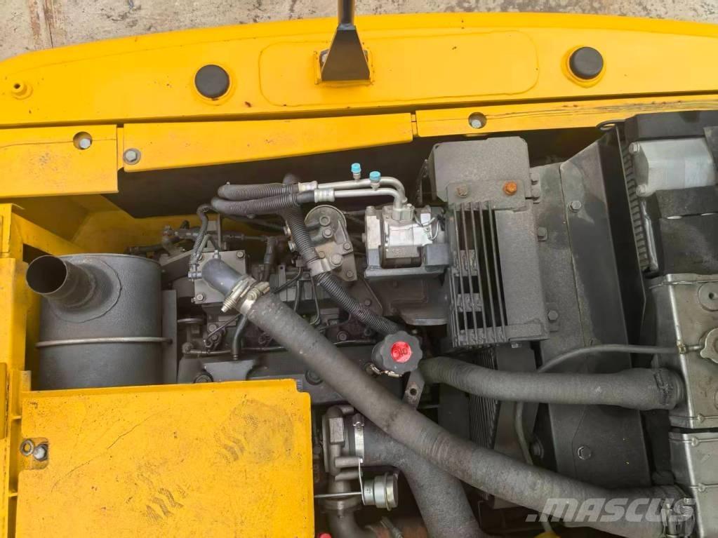 Komatsu PC 130-7 حفارات وسط 7 طن - 12 طن