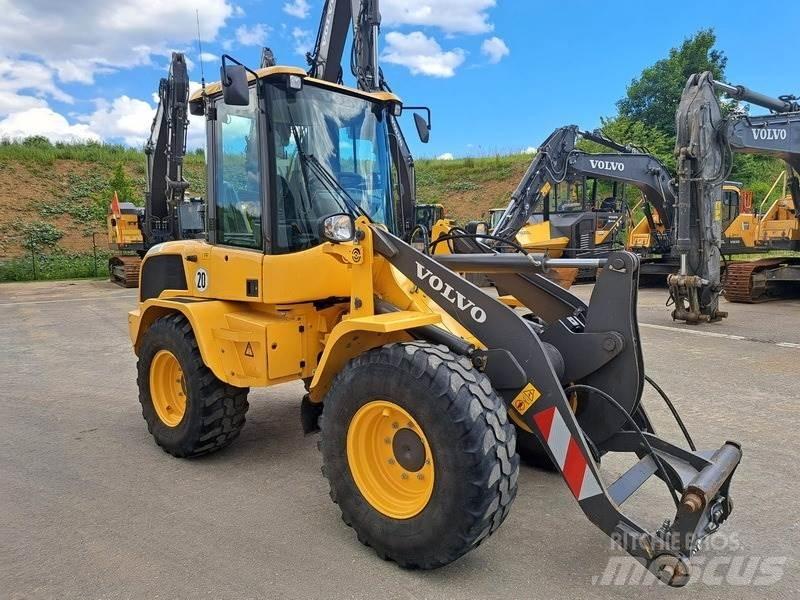 Volvo L 35 G لوادر بعجل