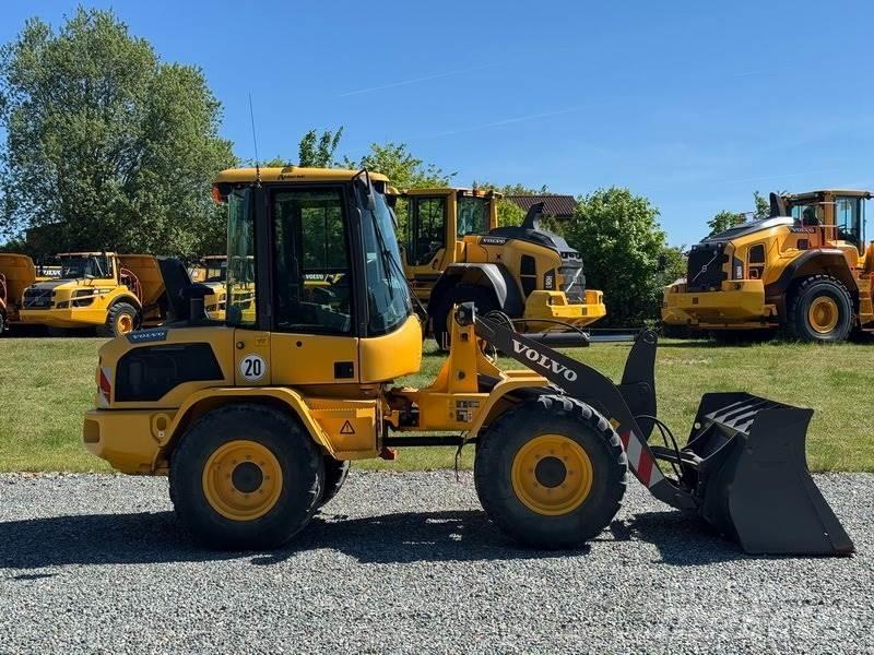 Volvo L 35 G لوادر بعجل