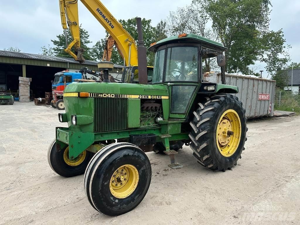 John Deere 4040 الجرارات