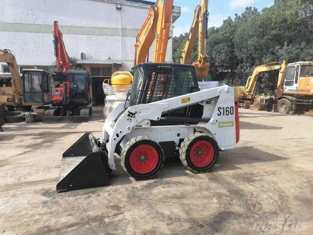 Bobcat S 160 لوادر انزلاقية التوجيه