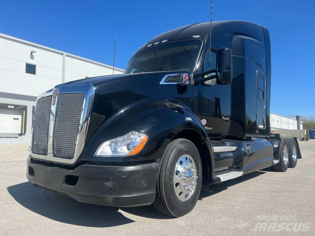 Kenworth T 680 وحدات الجر