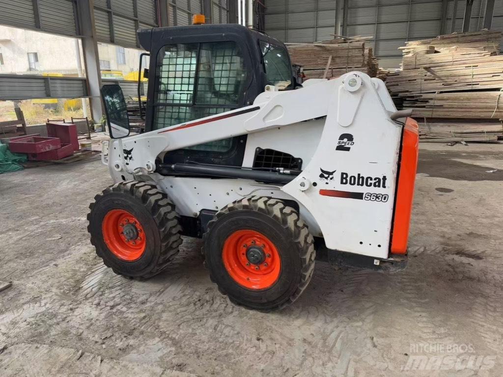 Bobcat S 630 لوادر انزلاقية التوجيه