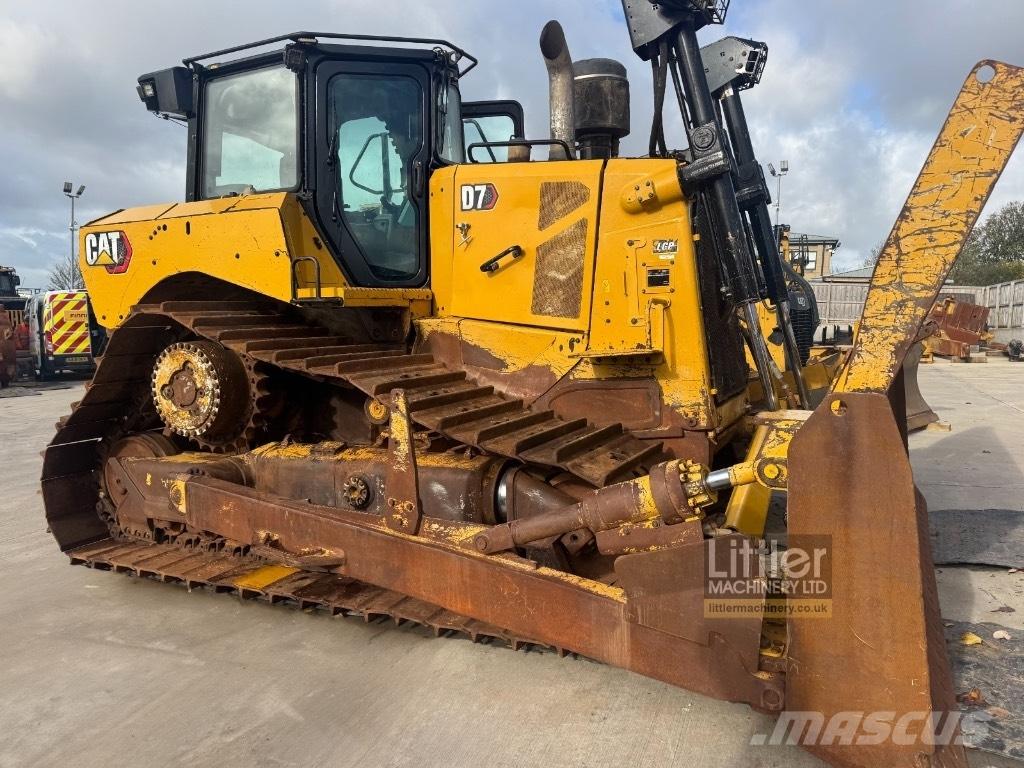 CAT D 7 LGP بلدوزرات مجنزرة
