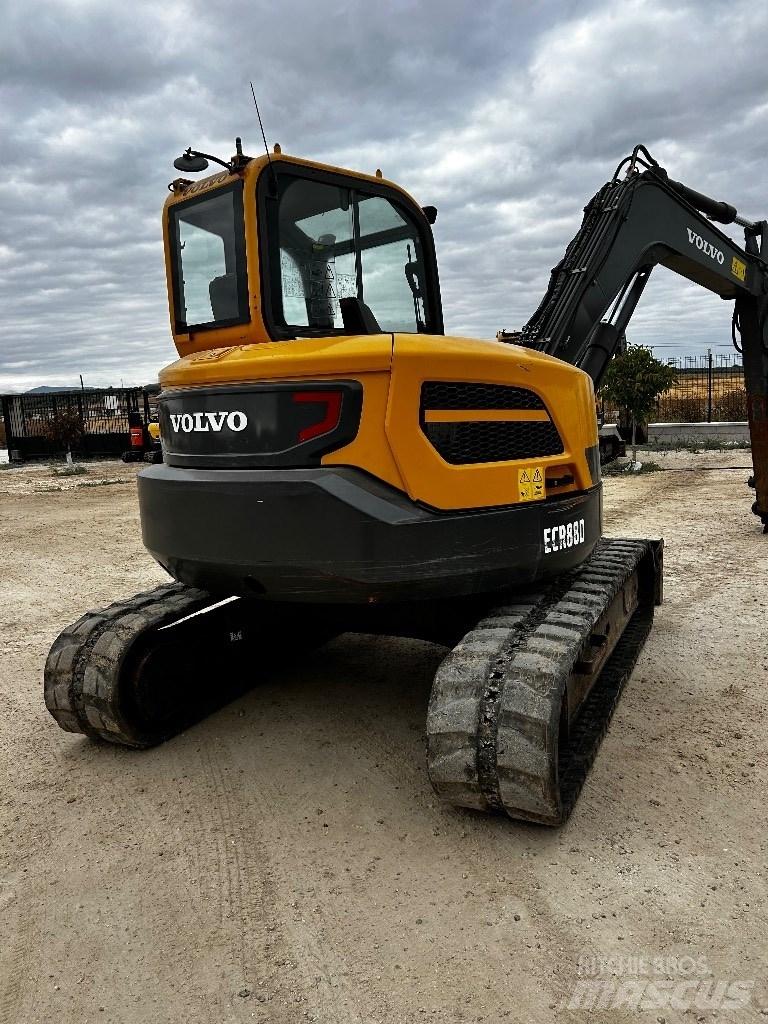 Volvo ERC 88 D حفارات وسط 7 طن - 12 طن