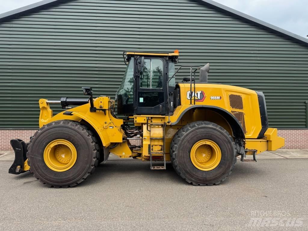 CAT 966 M لوادر بعجل