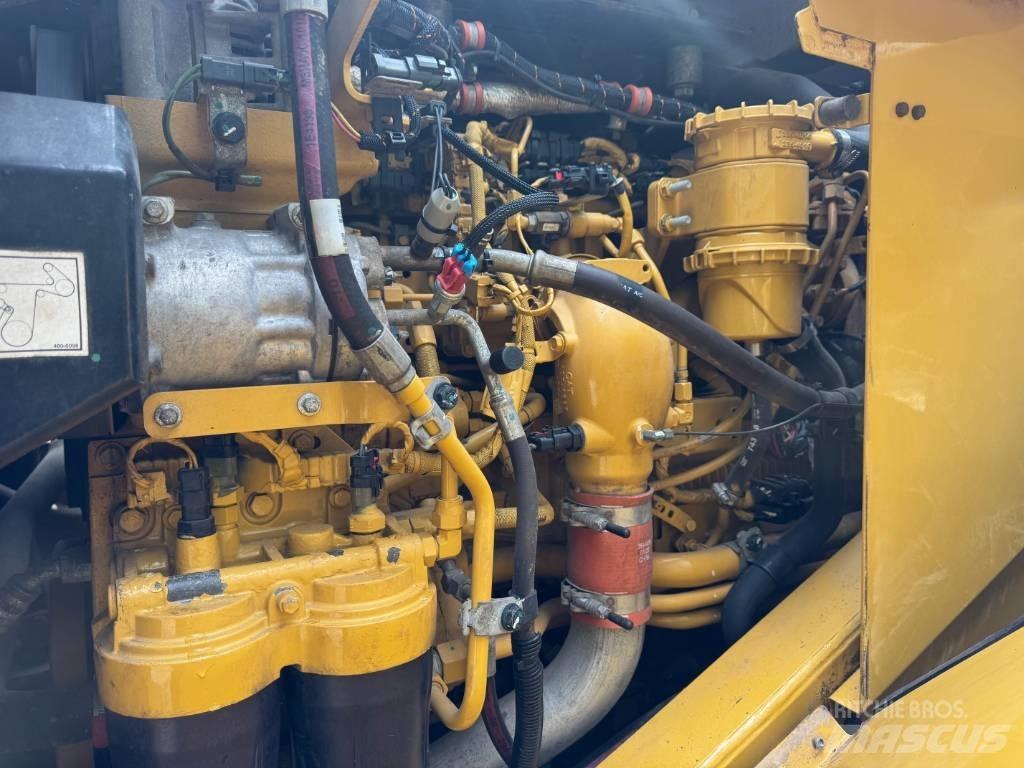 CAT 966 M لوادر بعجل