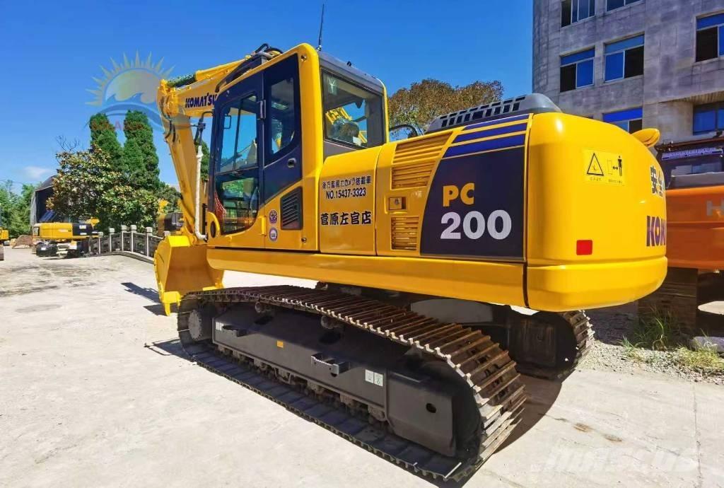 Komatsu PC 200-8 حفارات زحافة