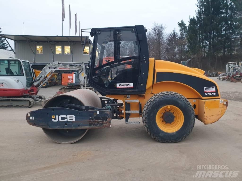 JCB VM 75 D مداحل أحادية الأسطوانة