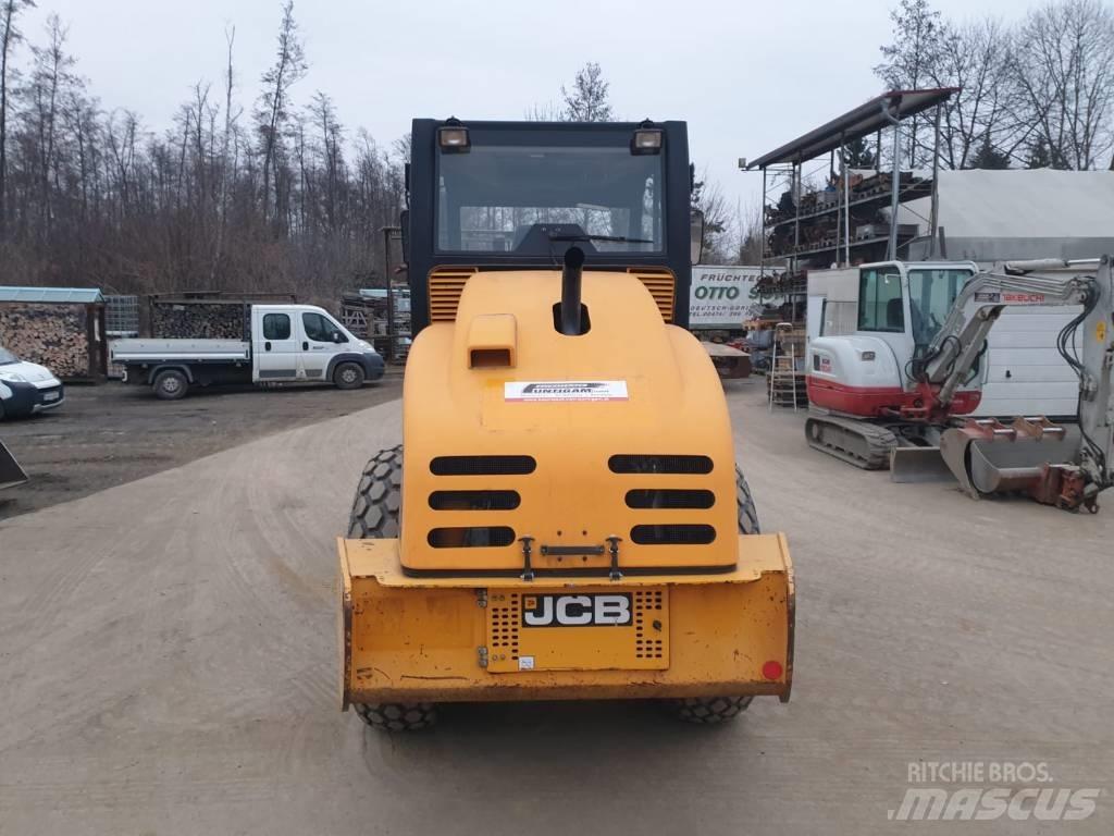 JCB VM 75 D مداحل أحادية الأسطوانة