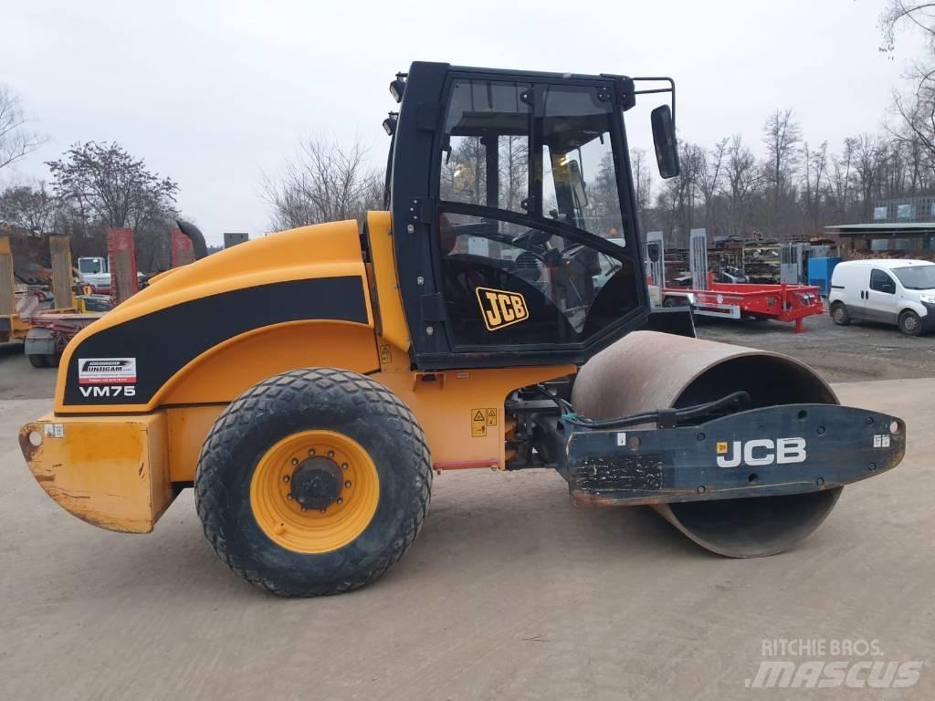 JCB VM 75 D مداحل أحادية الأسطوانة