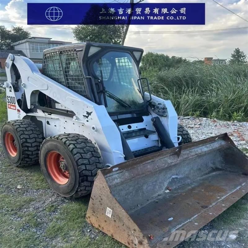 Bobcat s 300 لوادر انزلاقية التوجيه