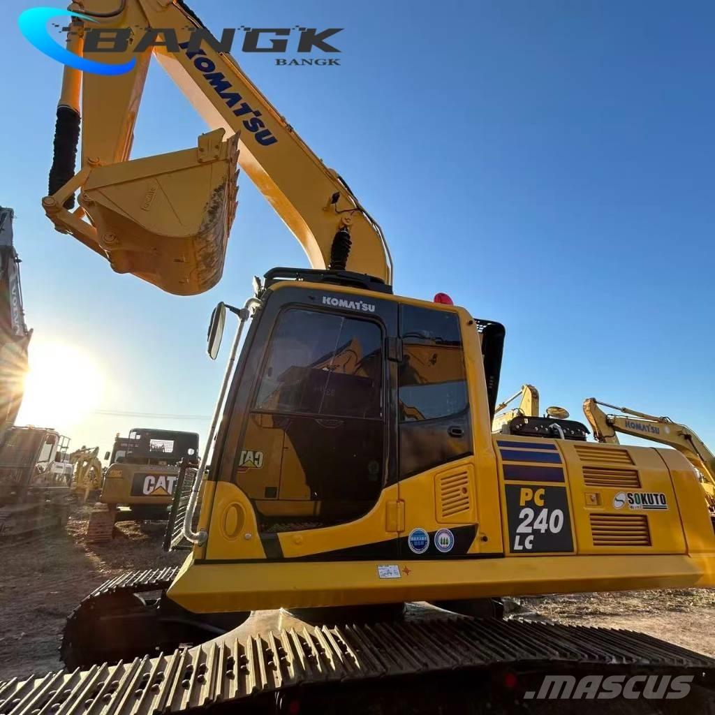 Komatsu PC 240 LC حفارات زحافة